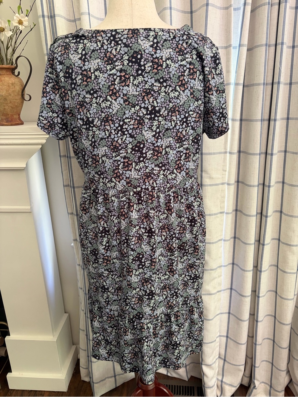 J. Jill Floral Cotton Tencel Short Sleeve Tiered Button Front V-neck Dress - Picture 11 of 12